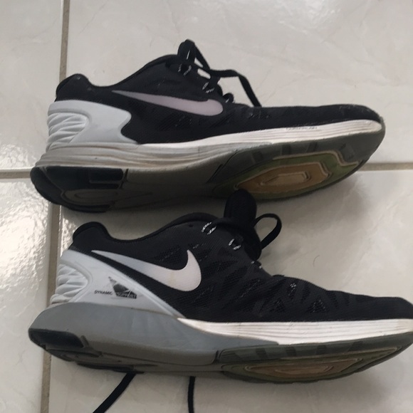 NikeRunning Sneakers - Picture 2 of 6